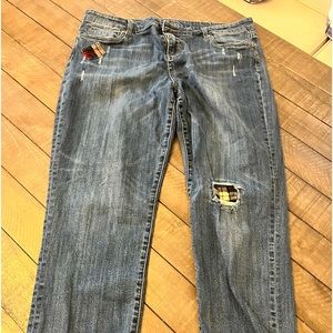 Cute for fall, flannel patches and light distressing, never worn